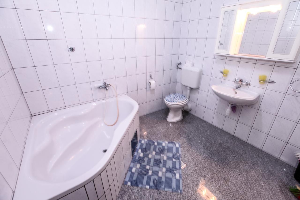 Apartments Dinko نوفاليا المظهر الخارجي الصورة