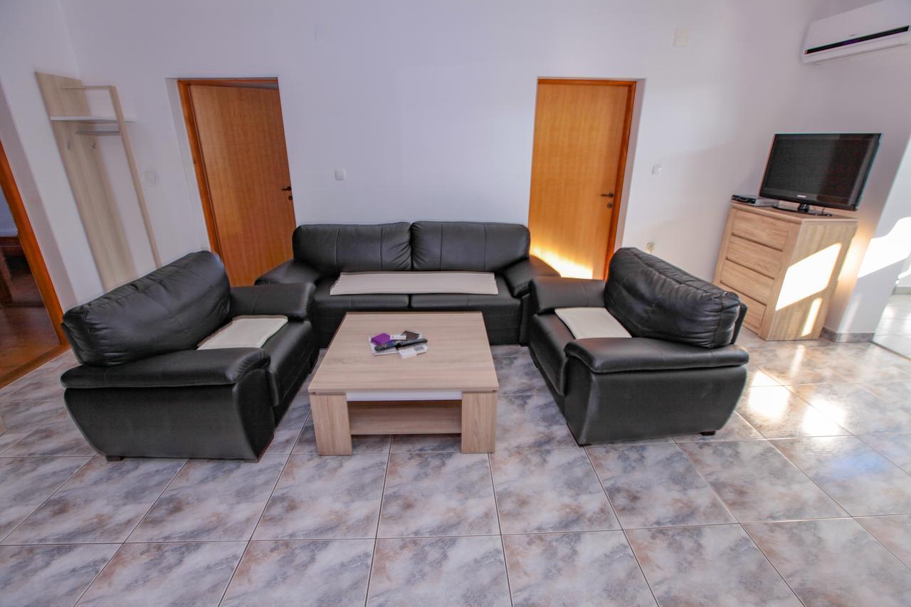 Apartments Dinko نوفاليا المظهر الخارجي الصورة